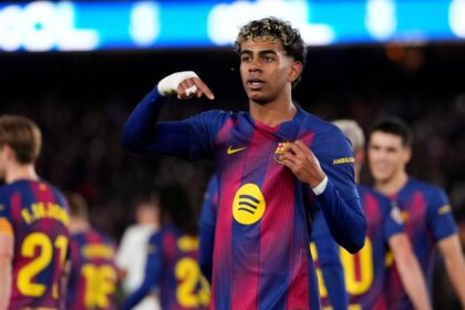 Tras superar marca de Maradona Lamine Yamal le qu La joven figura del FC Barcelona, Lamine Yamal, marca un hito histórico al arrebatarle récords de precocidad a leyendas como Lionel Messi y Diego Maradona.