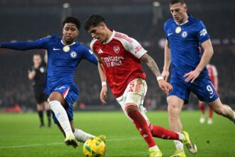 VIDEO Arsenal es finalista de la Copa de la Liga El defensor ecuatoriano Piero Hincapié brilló en la clasificación del Arsenal a la final de la Copa de la Liga con una jugada que casi termina en gol.