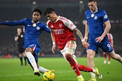 VIDEO Arsenal es finalista de la Copa de la Liga El defensor ecuatoriano Piero Hincapié brilló en la clasificación del Arsenal a la final de la Copa de la Liga con una jugada que casi termina en gol.