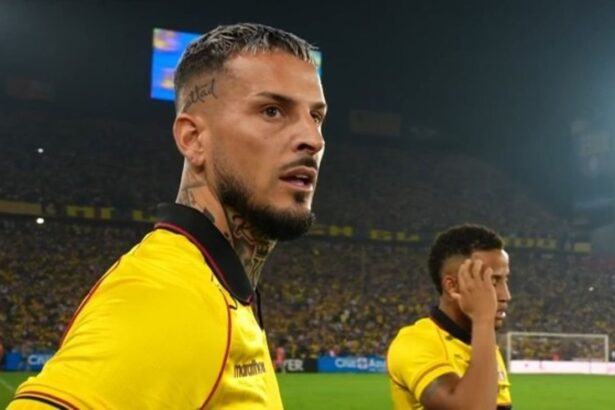 VIDEO Benedetto estuvo cerca del gol en Barcelon El delantero argentino Darío Benedetto generó una clara ocasión de peligro y estuvo cerca de marcar su primer tanto con la camiseta del Ídolo del Astillero.