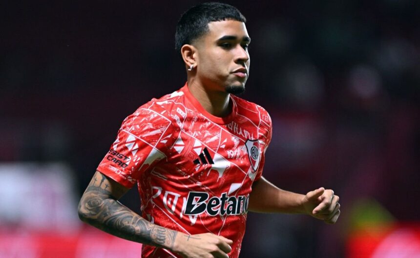 VIDEO Era un golazo Kendry Paez estuvo cerca de La joya tricolor **Kendry Páez** deslumbró con una jugada individual que por poco termina en su primer gol oficial con el **River Plate** argentino.