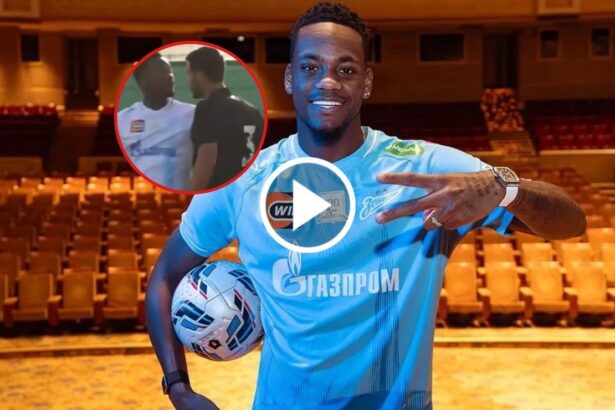 VIDEO Fue su debut y Jhon Duran casi pierde la c El delantero Jhon Durán vivió un estreno accidentado tras un fuerte cruce con un rival que casi le cuesta la tarjeta roja en su primer partido en Rusia.