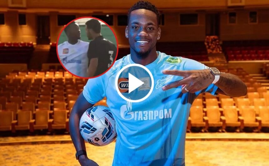 VIDEO Fue su debut y Jhon Duran casi pierde la c El delantero Jhon Durán vivió un estreno accidentado tras un fuerte cruce con un rival que casi le cuesta la tarjeta roja en su primer partido en Rusia.