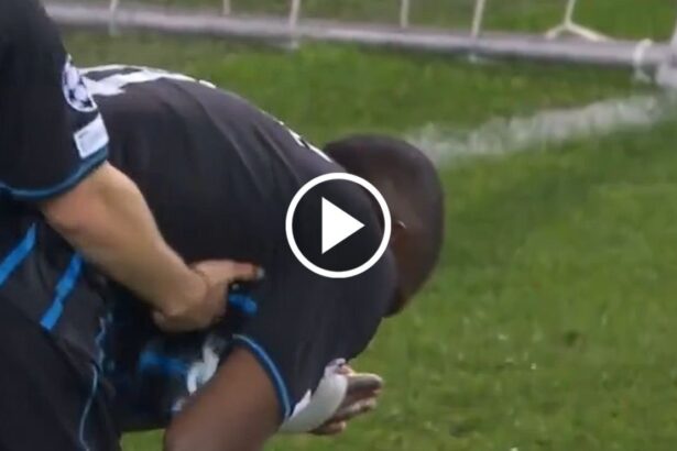 VIDEO Joel Ordonez se mando un insolito autogol El defensor ecuatoriano Joel Ordóñez protagonizó un desafortunado autogol en la UEFA Champions League, poniendo en aprietos a su equipo, el Club Brujas.