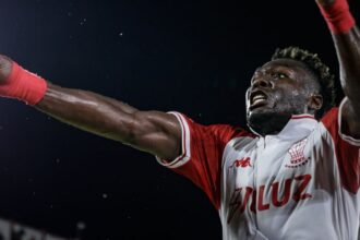 VIDEO Jordy Caicedo es el goleador de la Liga Ar El goleador ecuatoriano **Jordy Caicedo** destaca en la **Liga Argentina**, pero encendió las alarmas al retirarse llorando del estadio de **Huracán**.