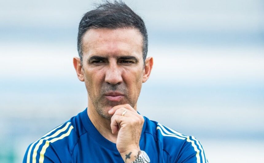 Vicente Sanchez pasa la escoba y estos jugadores d El estratega Vicente Sánchez comienza la renovación del Club Sport Emelec, confirmando las primeras bajas en la plantilla del Bombillo para la próxima temporada.