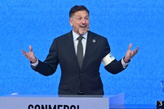 Alejandro Dominguez apunto contra Espana y la UEFA El presidente de la CONMEBOL, Alejandro Domínguez, lanzó una fuerte advertencia a la UEFA y España sobre la realización de la Finalissima ante Argentina.