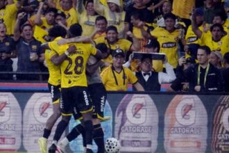 Barcelona SC Emelec Por este motivo confiscaron Descubre las razones legales que llevaron a la retención de la recaudación económica del Clásico entre Barcelona SC y Emelec en el Estadio Monumental.