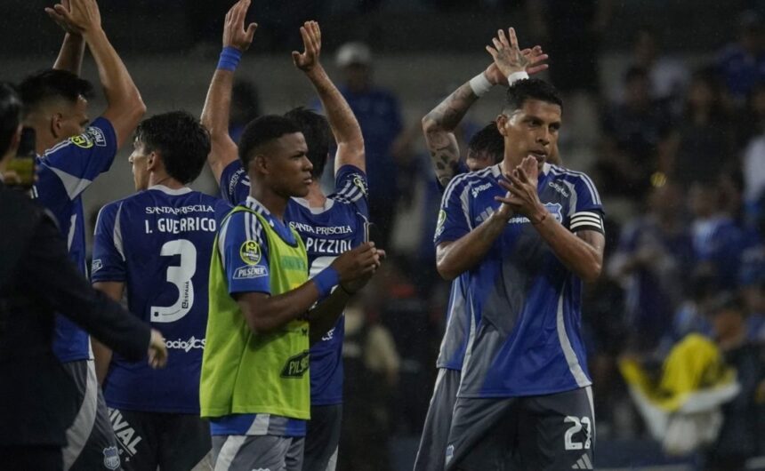 Emelec sumara otro fichaje extranjero llega para e El Club Sport Emelec busca inscribir a su nuevo fichaje extranjero antes del enfrentamiento contra Barcelona SC en una nueva edición del Clásico del Astillero.