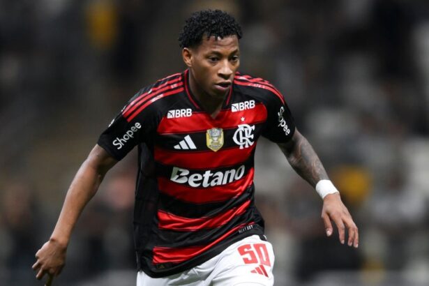 Gonzalo Plata recibe durisima noticia del DT de Fl El atacante ecuatoriano Gonzalo Plata recibió una noticia desalentadora sobre su presente en el Flamengo de Brasil bajo el mando del DT Filipe Luís.