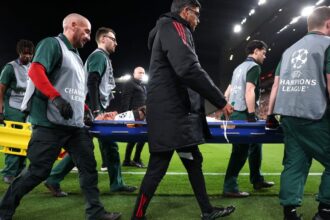 Horror en Liverpool Amputacion parcial y fractura El duelo entre Liverpool y Galatasaray dejó un saldo alarmante tras confirmarse la amputación parcial de Noa Lang y una fractura sufrida por Víctor Osimhen.