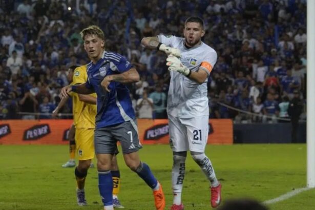 La tabla de posiciones de LigaPro tras la derrota La tabla de posiciones de la LigaPro se mueve tras la derrota de Barcelona SC. Revisa cómo quedaron los puestos estelares del fútbol ecuatoriano.