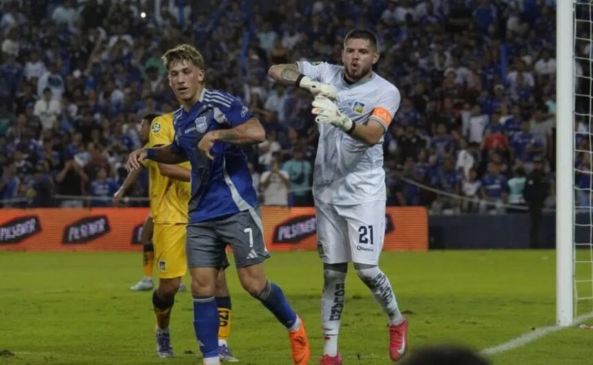 La tabla de posiciones de LigaPro tras la derrota La tabla de posiciones de la LigaPro se mueve tras la derrota de Barcelona SC. Revisa cómo quedaron los puestos estelares del fútbol ecuatoriano.