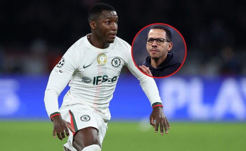 Lo puso a jugar de lateral luego lo cambio y asi El volante ecuatoriano Moisés Caicedo mostró su descontento tras ser improvisado como lateral y luego ser sustituido en una polémica decisión táctica.