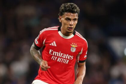 Los hinchas de Benfica condenan a Richard Rios No La afición del Benfica muestra su firme rechazo ante la posible incorporación de Richard Ríos, asegurando que el colombiano no tiene perfil para el club.