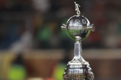 Los millonarios premios que repartira la Copa Libe La Conmebol incrementará los premios económicos para la Copa Libertadores 2026, ofreciendo cifras históricas para los clubes sudamericanos y ecuatorianos.