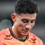 Los peores pronosticos Revelan los primeros detal El volante ecuatoriano **Joao Rojas** enfrentará una larga recuperación tras confirmarse una fractura de peroné que lo aleja de las canchas con **Barcelona SC**.
