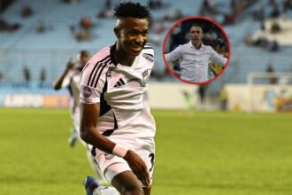 Luis Castillo le manda un mensaje a Vicente Sanche El comunicador Luis Castillo lanzó duras críticas al rendimiento de los jugadores de Emelec y envió un mensaje directo al cuerpo técnico de Vicente Sánchez.