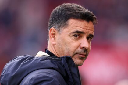 Mientras en Inglaterra desvelan reuniones para def Ante la posible salida de Pep Guardiola, un estratega internacional levanta la mano para asumir el mando en el Manchester City y la Premier League.