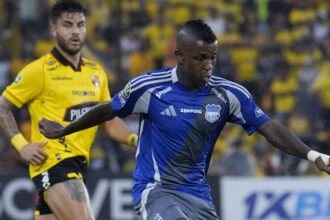 Miller Bolanos fue victima de insultos racistas en El fútbol ecuatoriano se ve empañado tras los ataques discriminatorios sufridos por el delantero Miller Bolaños durante su presencia en el Estadio Monumental.