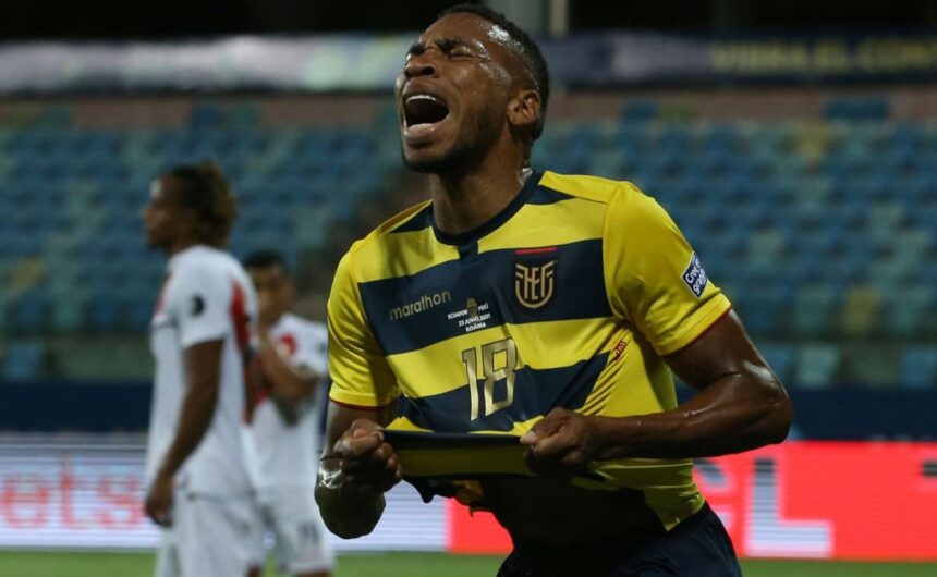 Ni Barcelona ni Emelec Ayrton Preciado tiene nuev El extremo ecuatoriano Ayrton Preciado ya tiene nuevo club en la LigaPro tras confirmarse su fichaje fuera de los equipos del Astillero.