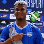 No gano nada en Emelec pero tiene un contrato y El extremo Washington Corozo ha tomado acciones legales contra Emelec por deudas pendientes de su contrato, complicando la situación del equipo azul.