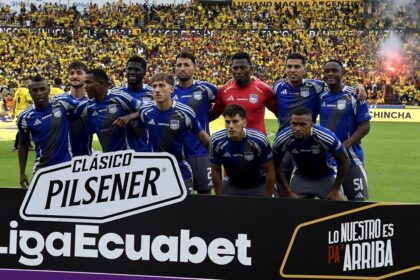 Recien conoce el futbol. La hinchada de Emelec e La afición de Emelec mostró su malestar total tras la derrota ante Barcelona SC, cuestionando duramente el desempeño del equipo en el Clásico del Astillero.