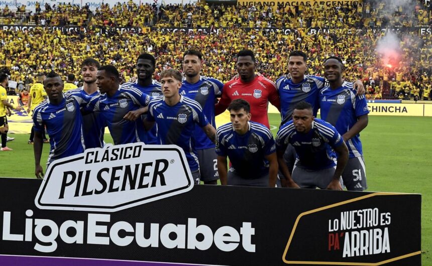 Recien conoce el futbol. La hinchada de Emelec e La afición de Emelec mostró su malestar total tras la derrota ante Barcelona SC, cuestionando duramente el desempeño del equipo en el Clásico del Astillero.