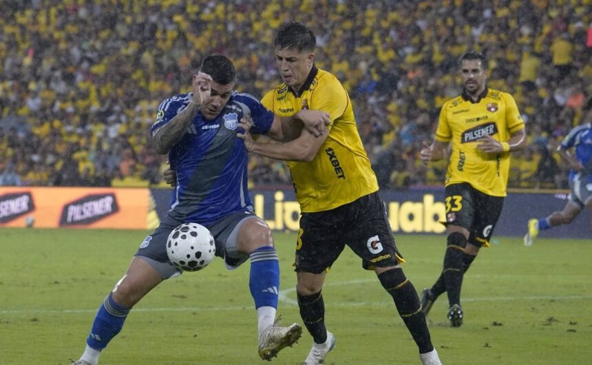 Tras el Clasico del Astillero Asi quedo la tabla Descubre el impacto del Clásico del Astillero en la tabla de posiciones de la LigaPro y cómo queda la pelea por el liderato del fútbol ecuatoriano.