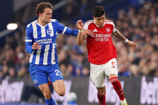 VIDEO Piero Hincapie salva al Arsenal y le dice El defensor tricolor Piero Hincapié protagonizó un cruce viral con el técnico del Brighton, dejando una imagen que celebra toda la hinchada del Arsenal.