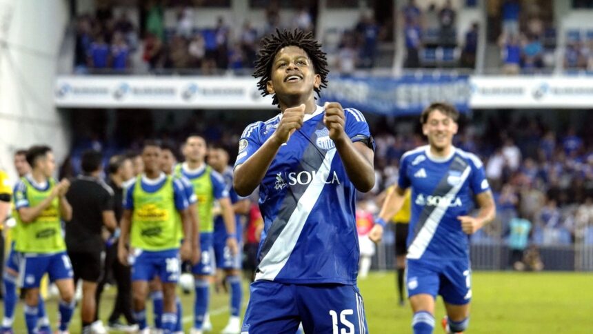 img 5906 Emelec consiguió un valioso triunfo por 1-0 ante Liga de Quito este sábado 25 de abril en el estadio George Capwell, por la fecha 11 de la LigaPro 2026.