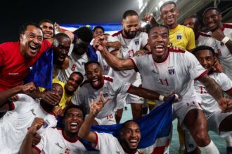 DCTSU2LSPVD6DBPF6DDXYGN26I Cuando comenzó el Mundial, muy pocos apostaban por Cabo Verde. Un país africano de apenas 530.000 habitantes, debutante en una Copa del Mundo y ubicado muy lejos de las potencias históricas. Sin embargo, dos jornadas después, los 'Tiburones Azules' ya dejaron de ser una curiosidad para convertirse en una de las historias más sorprendentes del torneo.