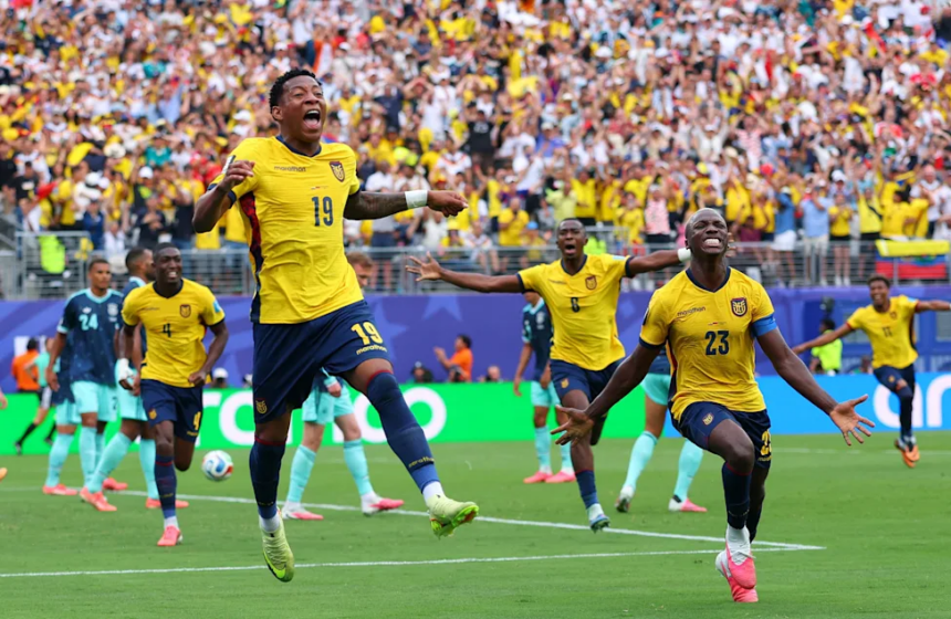 image 1 Ecuador escribió una de las páginas más importantes de su historia futbolística al derrotar 2-1 a Alemania y asegurar su clasificación a los dieciseisavos de final del Mundial 2026. La Tricolor remontó el marcador frente a una selección cuatro veces campeona del mundo y consiguió un triunfo que pocos imaginaban tras sumar apenas un punto en las dos primeras jornadas.