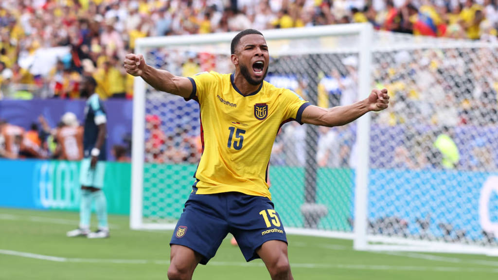 image Ecuador escribió una de las páginas más importantes de su historia futbolística al derrotar 2-1 a Alemania y asegurar su clasificación a los dieciseisavos de final del Mundial 2026. La Tricolor remontó el marcador frente a una selección cuatro veces campeona del mundo y consiguió un triunfo que pocos imaginaban tras sumar apenas un punto en las dos primeras jornadas.