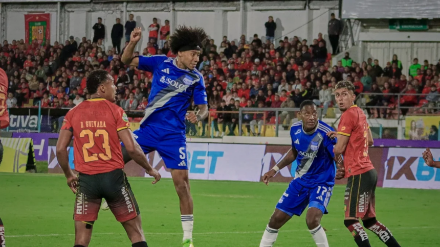 image 12 Emelec sufrió un duro golpe en la fecha 22 de la Liga Ecuabet al caer 2-1 frente a Deportivo Cuenca en el estadio Alejandro Serrano Aguilar. El conjunto eléctrico no pudo sostener el resultado y terminó cediendo tres puntos vitales en un duelo directo por los puestos de clasificación, quedando relegado al décimo lugar con 28 unidades.