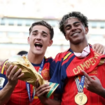 image 8 España volvió a hacer historia en el fútbol mundial. La selección dirigida por Luis de la Fuente derrotó 1-0 a Argentina en una final intensa que se definió en el tiempo suplementario gracias a un gol de Ferran Torres, conquistando así su segunda Copa del Mundo y poniendo fin al reinado de la Albiceleste, vigente campeona desde Qatar 2022.